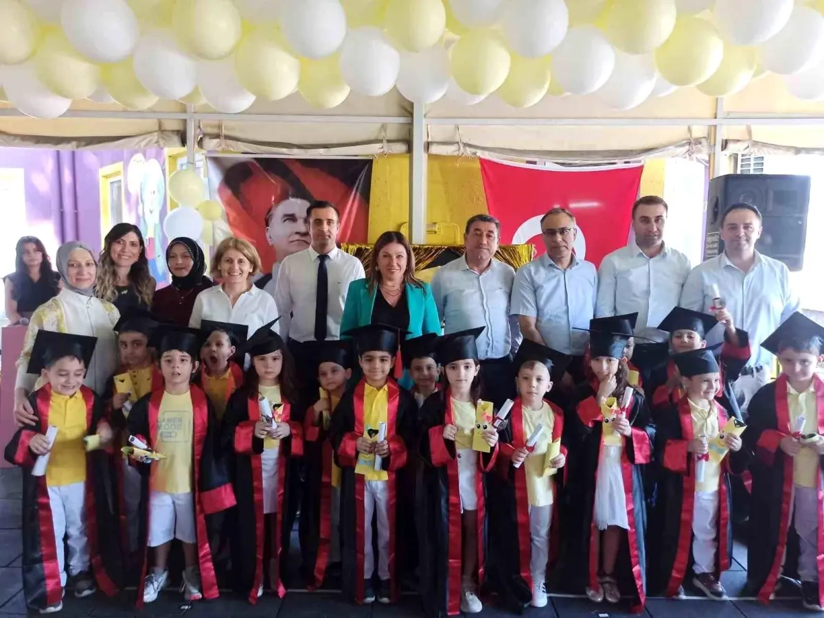 aydin-devlet-hastanesi-kres-ve-gunduz-bakimevinde-mezuniyet-coskusu-gvRi9FuN.jpg