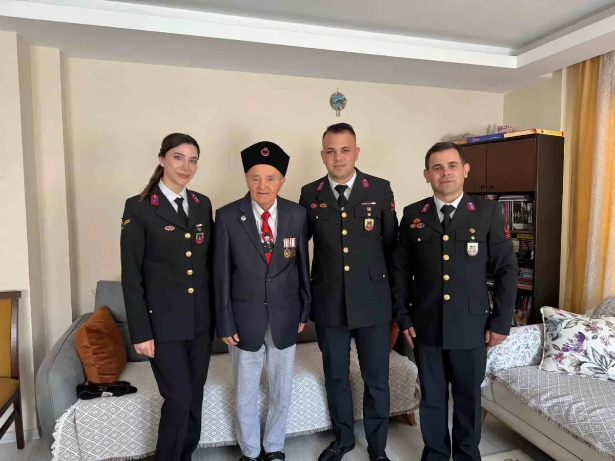 aydin-jandarmasi-bayramda-sehit-ailelerini-ve-gazileri-unutmadi-kApeZJEG.jpg