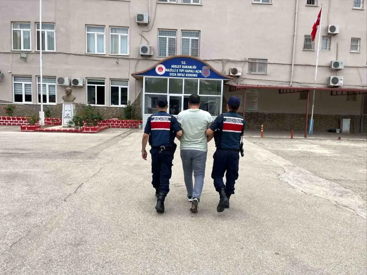 aydinda-aranan-uc-sahis-jandarma-tarafindan-yakalandi-tnfuFqhb.jpg
