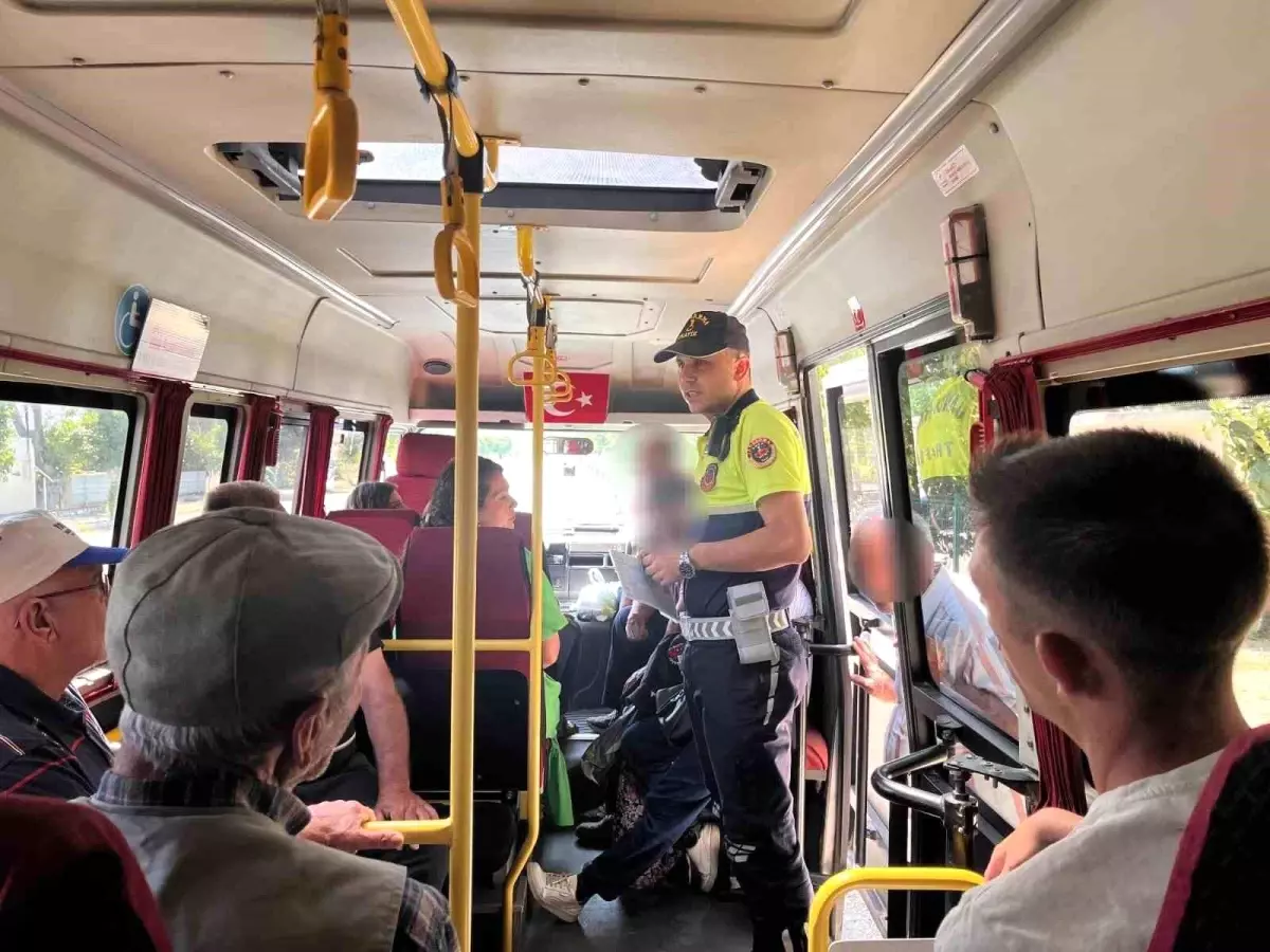 aydinda-jandarma-sivil-kontrollerle-trafik-guvenligini-artiriyor-QJTVmIJ2.jpg