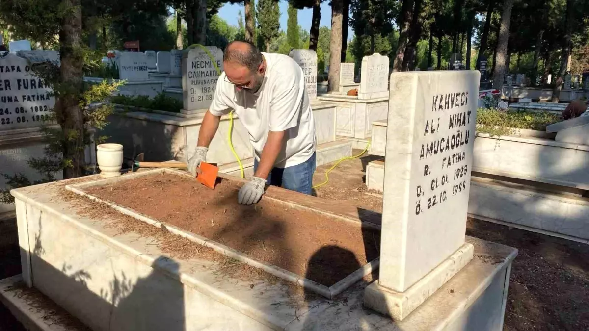 bayram-oncesi-mezarliklarda-ziyaretci-yogunlugu-IgyOUX2z.jpg