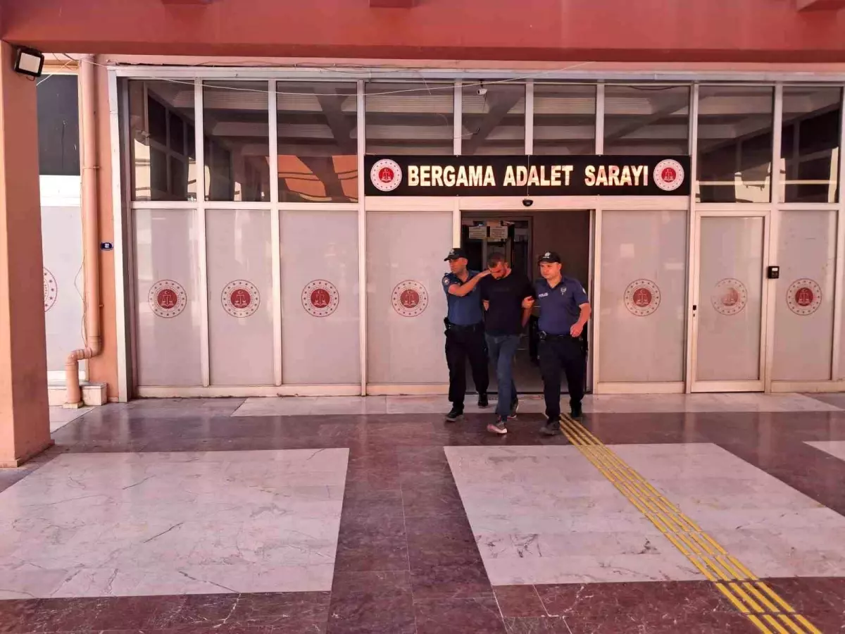 bergamada-uyusturucu-saticilari-motosikletli-polisler-tarafindan-yakalandi-3WqJzmbK.jpg
