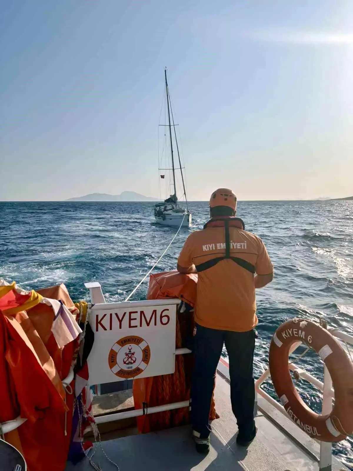bodrum-aciklarinda-suruklenen-tekne-kurtarildi-t7Kd73zG.jpg