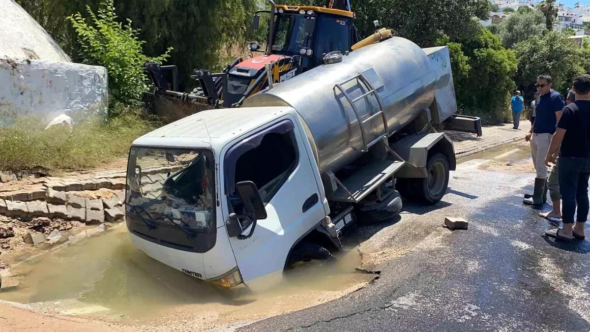 bodrumda-ana-isale-cizgisinde-patlama-tanker-cukura-dustu-9rjsHqza.jpg