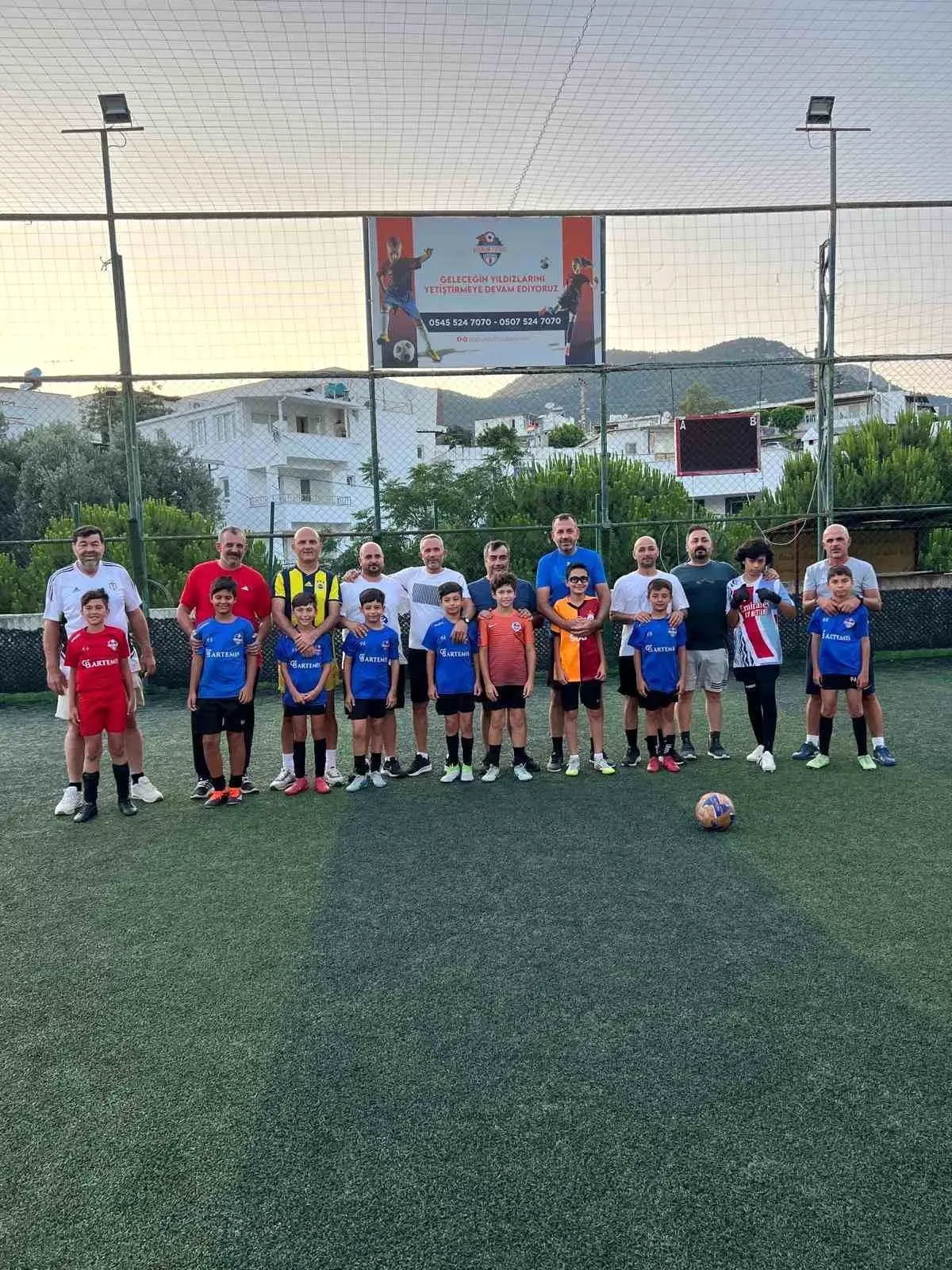 bodrumda-babalar-gunune-ozel-futbol-turnuvasi-WyKbQHi2.jpg