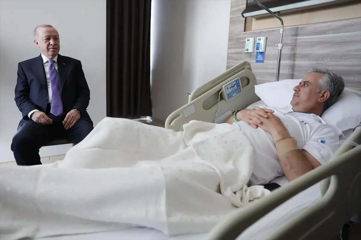 cumhurbaskani-erdogandan-ak-parti-genel-lider-yardimcisi-yalcina-gecmis-olsun-ziyareti-MeLJ1Hmc.jpg