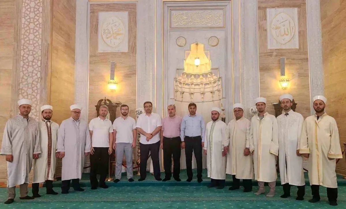 ezani-hos-okuma-ve-tesirli-hutbe-sunumu-musabakasi-finali-yapildi-IWbAwtci.jpg