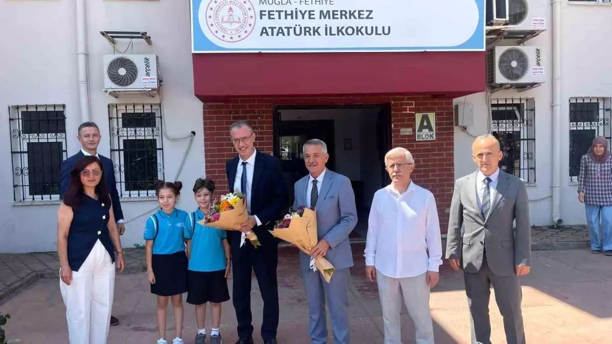 fethiyede-karne-heyecani-32-bin-ogrenci-yaz-tatiline-girdi-HcbUn6dj.jpg