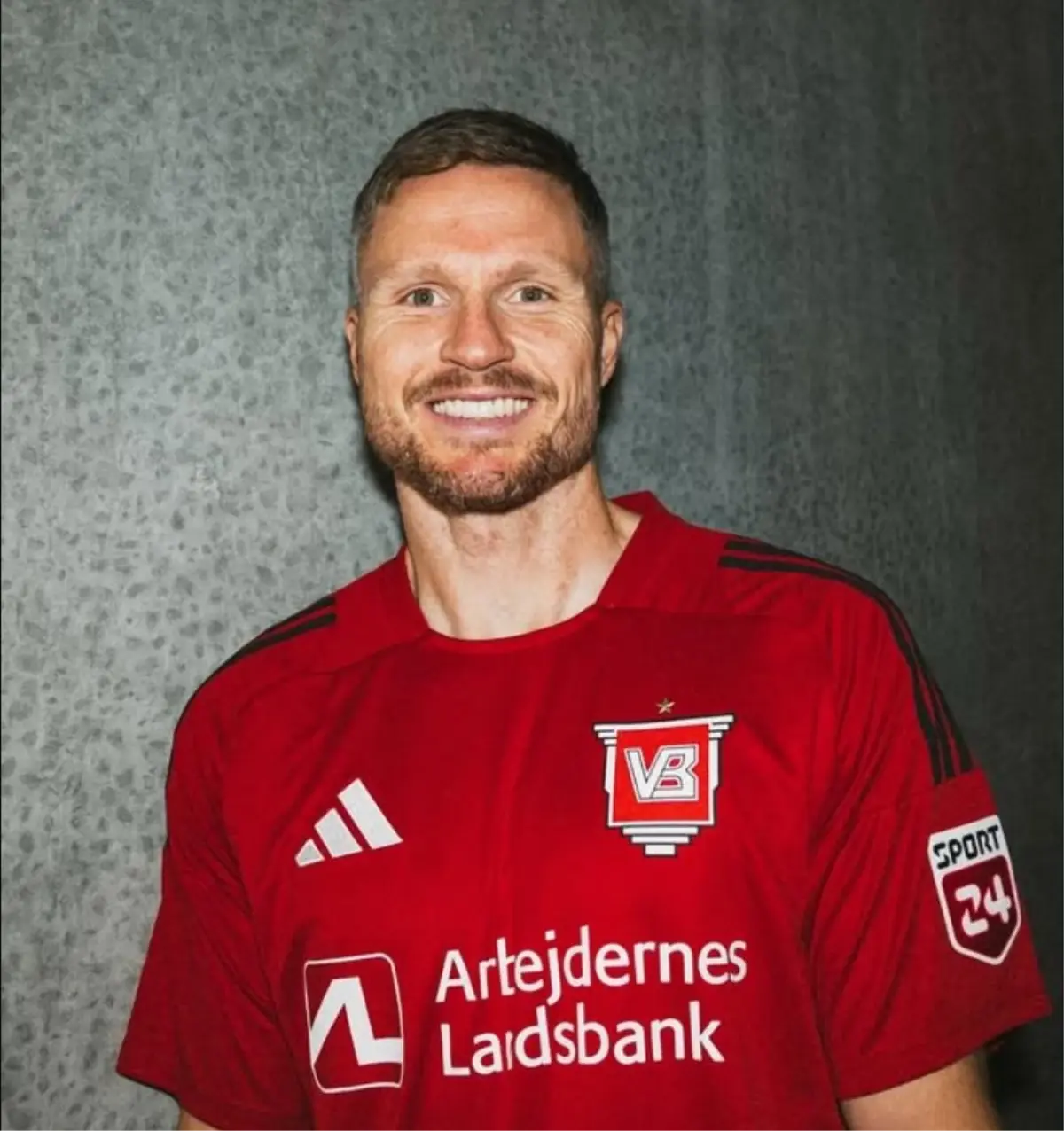 goztepeden-ayrilan-lasse-nielsen-danimarkaya-transfer-oldu-aO7U8aSC.jpg