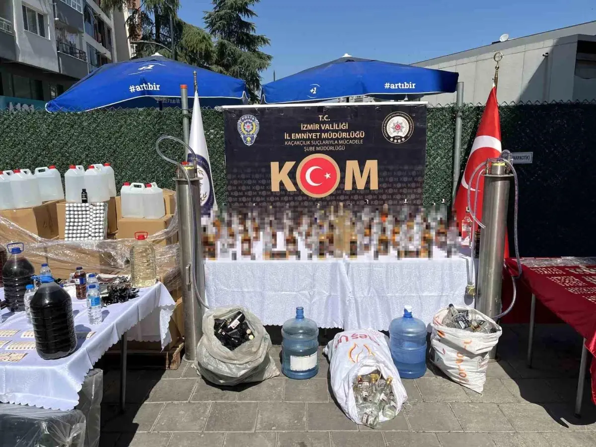 izmir-ve-yalovada-duzmece-alkol-ve-tarihi-eser-operasyonu-176-ton-alkol-ve-2305-suxyrudf.jpg
