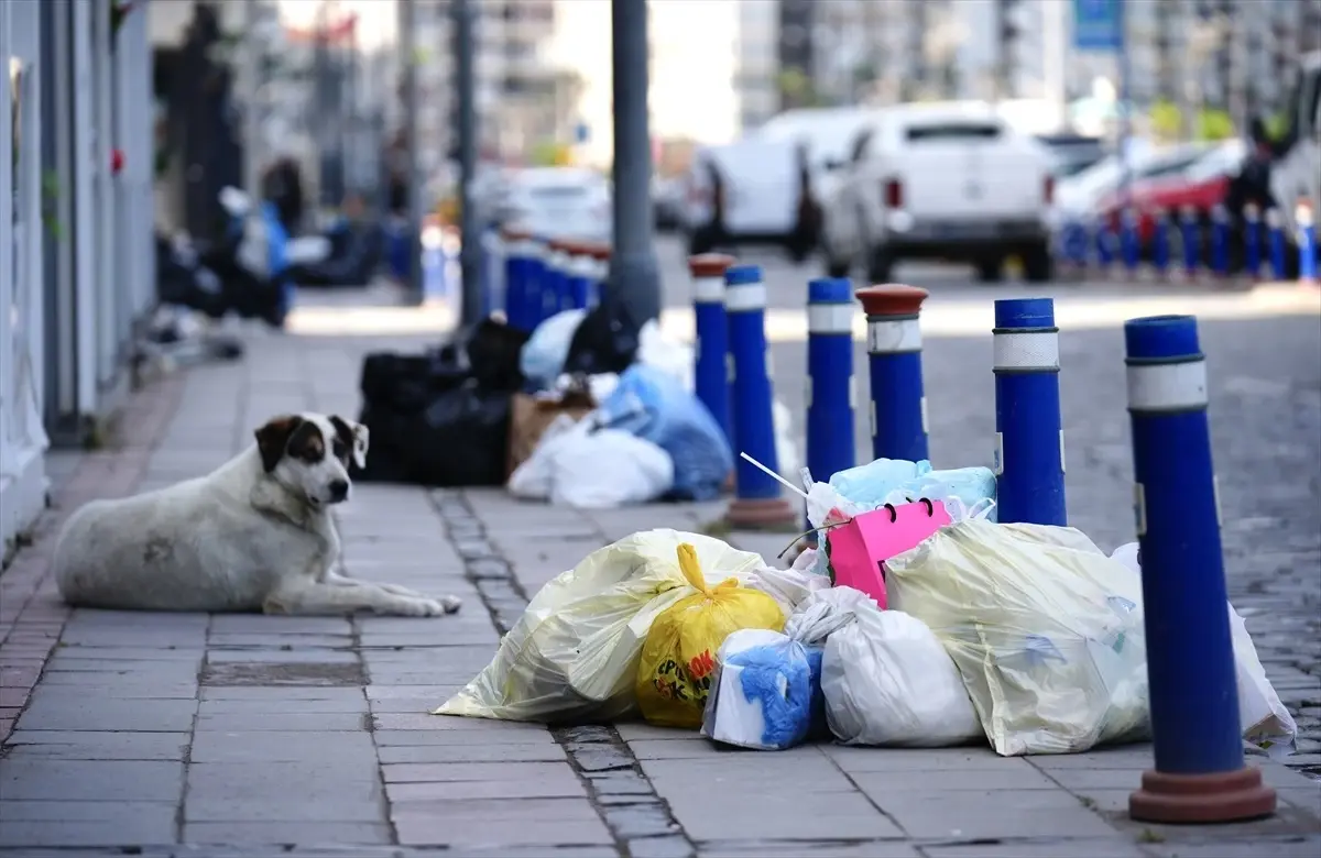 izmirde-23-bin-personelin-grevi-dorduncu-gunune-girdi-ly4Fdj1f.jpg