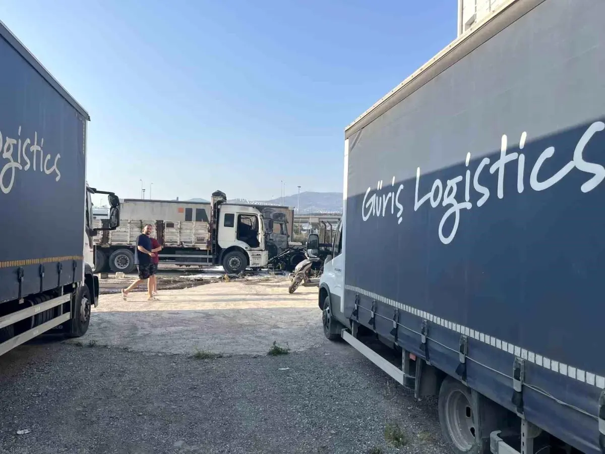 izmirde-tarihi-elektrik-fabrikasinda-yangin-cikti-7gCwsFBt.jpg