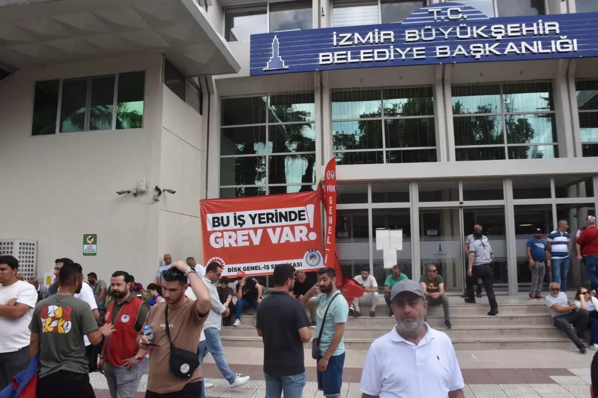 izmirde-toplu-is-mukaveleleri-icin-direnis-devam-ediyor-7REPQlaF.jpg