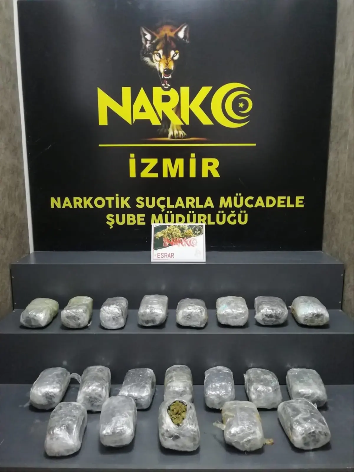 izmirde-uyusturucu-operasyonu-11-kilo-ele-gecirildi-1uFNfyjM.jpg