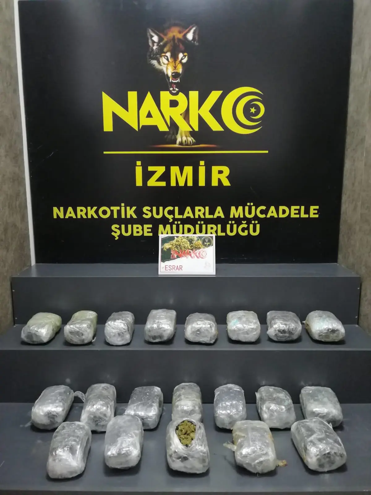 izmirde-uyusturucu-operasyonu-11-kilo-esrar-ele-gecirildi-WhLmPYDl.jpg