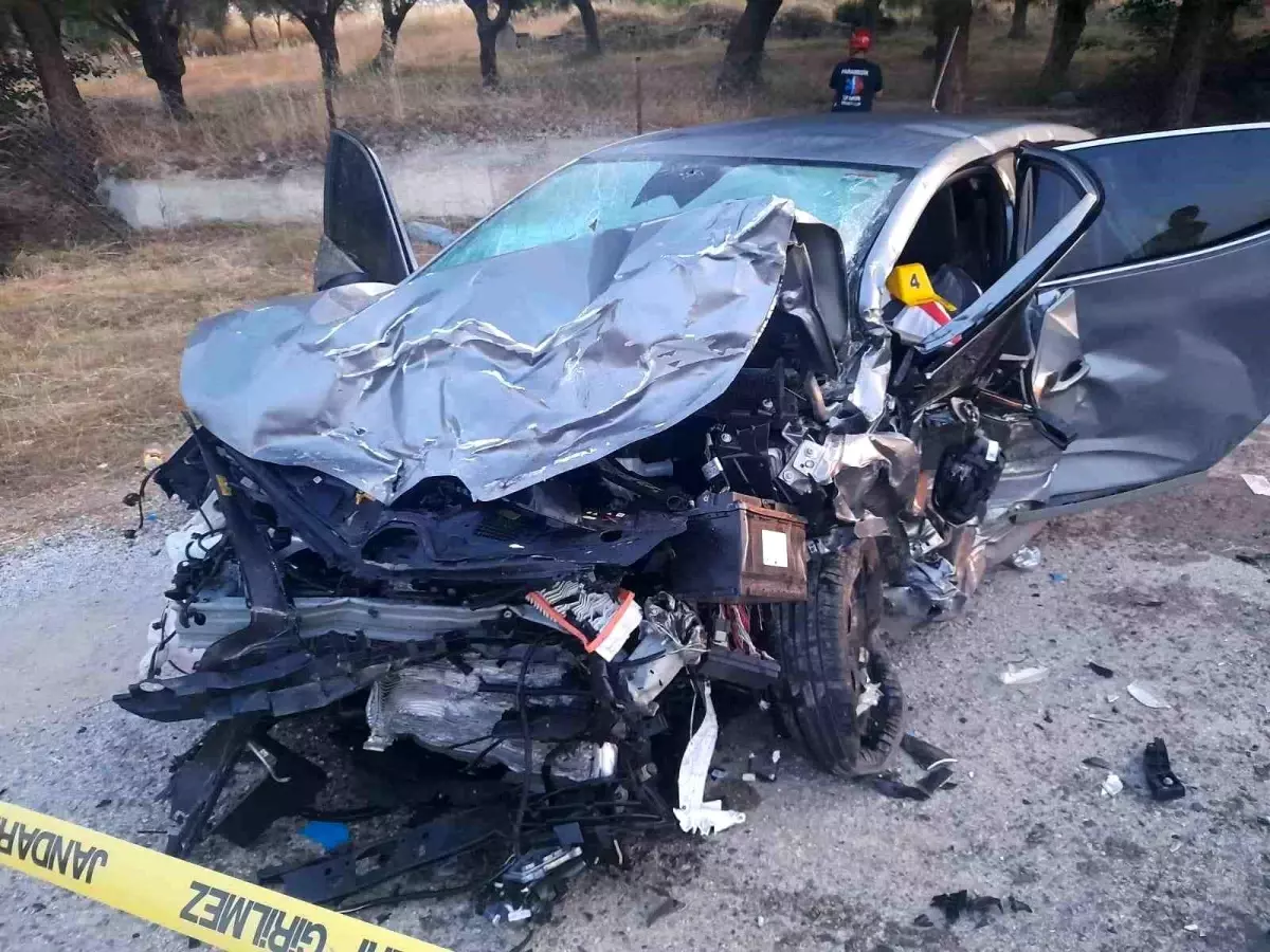 izmirde-zincirleme-trafik-kazasi-5-meyyit-2-yarali-8xxPKCS5.jpg