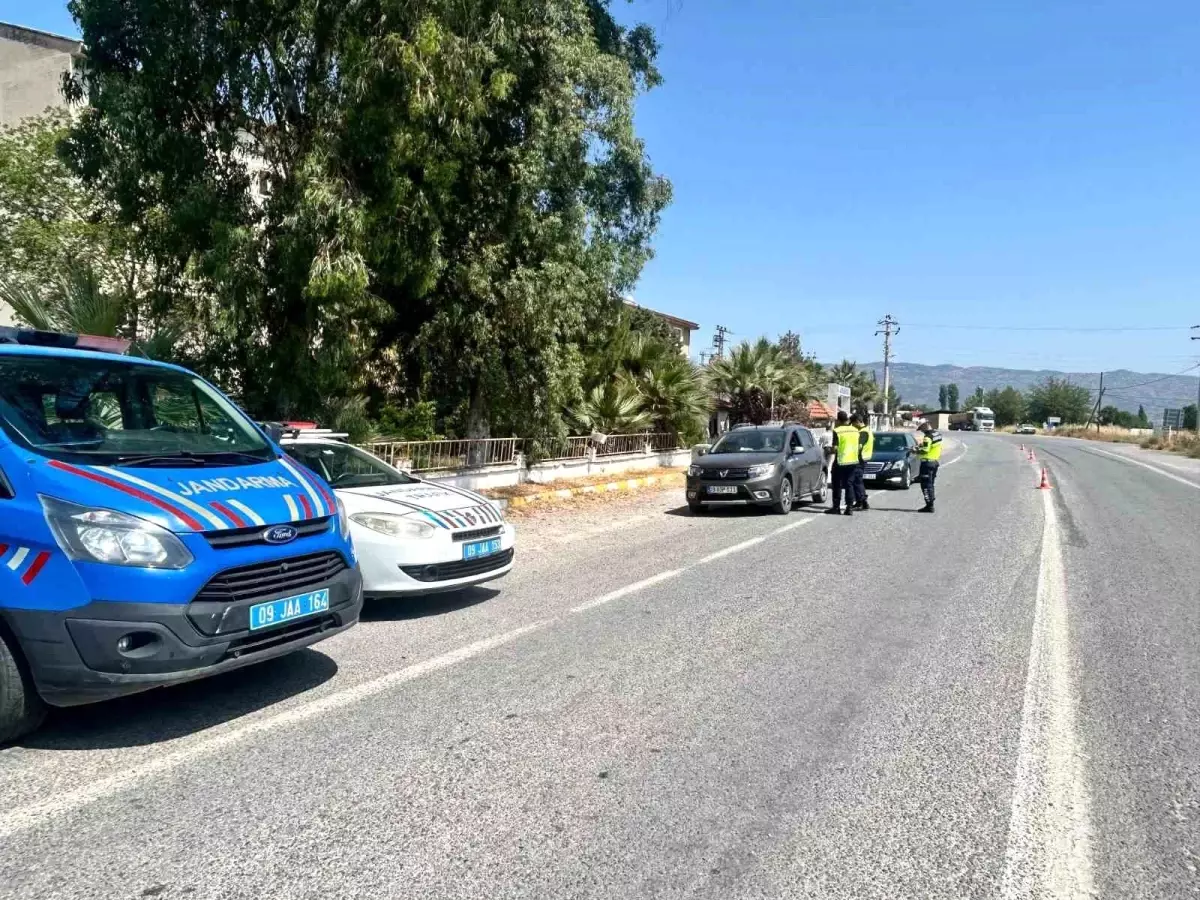 jandarma-bayram-donusu-trafik-kontrollerini-siklastirdi-quhUe2TZ.jpg