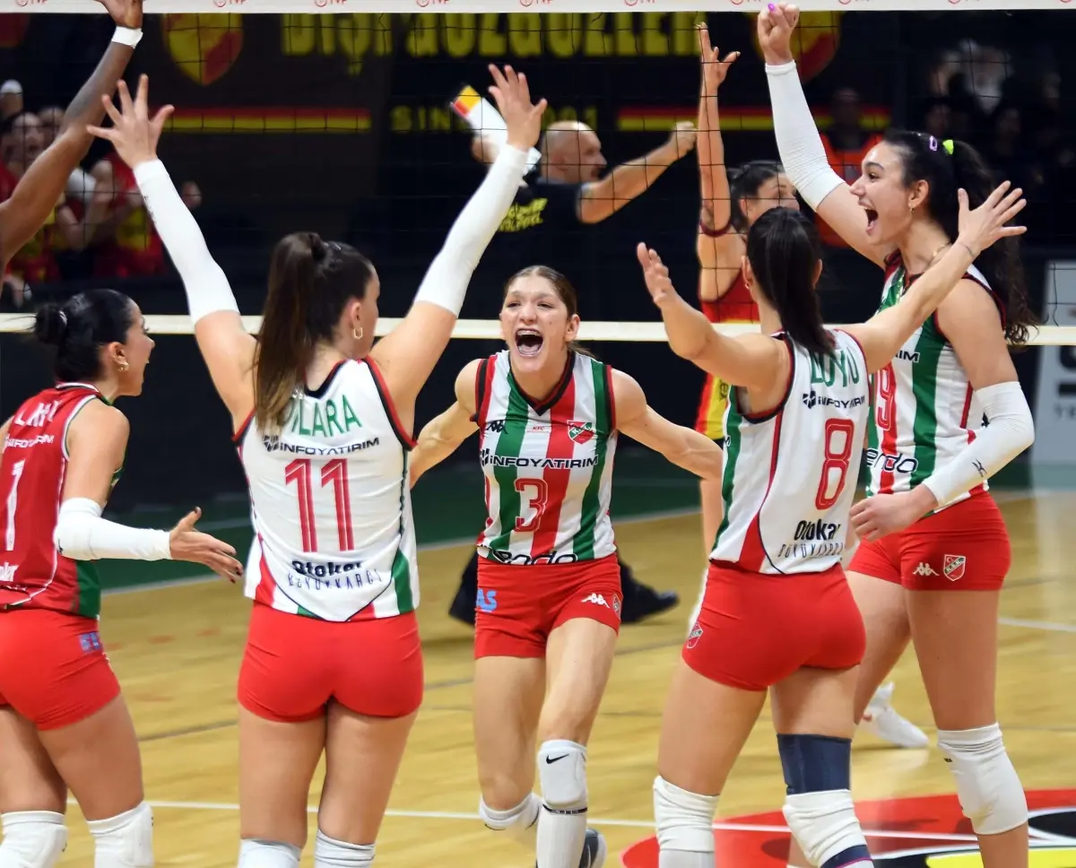 karsiyaka-voleybol-subesi-borcsuz-donemi-tamamladi-ag1FP5Js.jpg