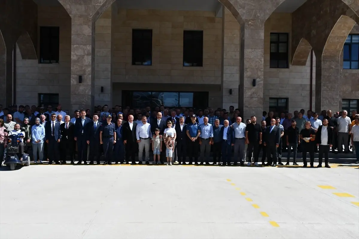 kaymakam-ihsan-emre-aydina-veda-merasimi-JaUDPfdZ.jpg