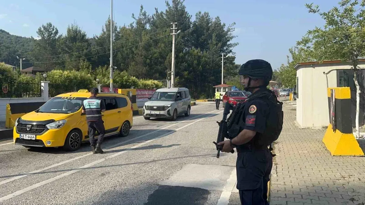 kurban-bayrami-tatilinde-marmaris-ve-datcaya-25-bin-arac-girisi-e77TkvtD.jpg