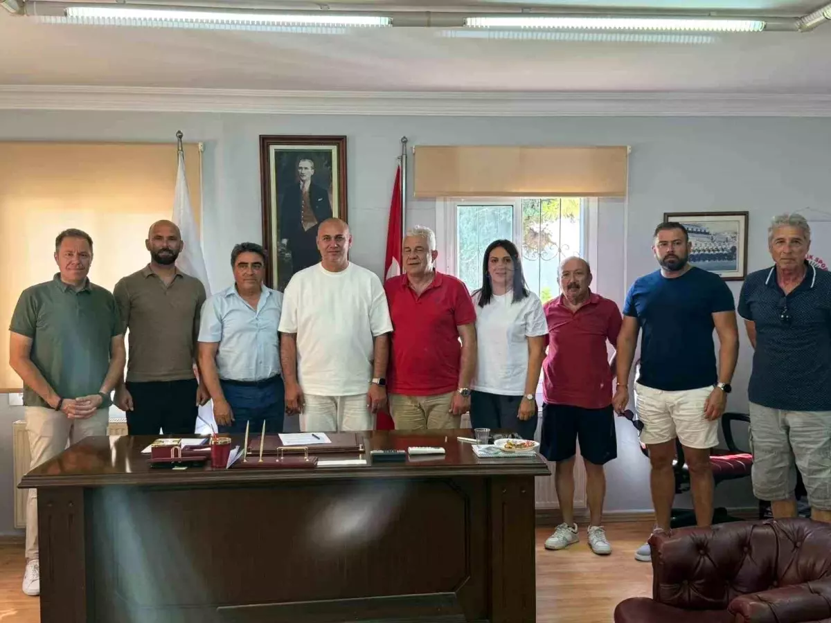kusadasispor-altyapi-sorumluluguna-tevfik-cet-tekini-getirdi-jqyaHnq2.jpg