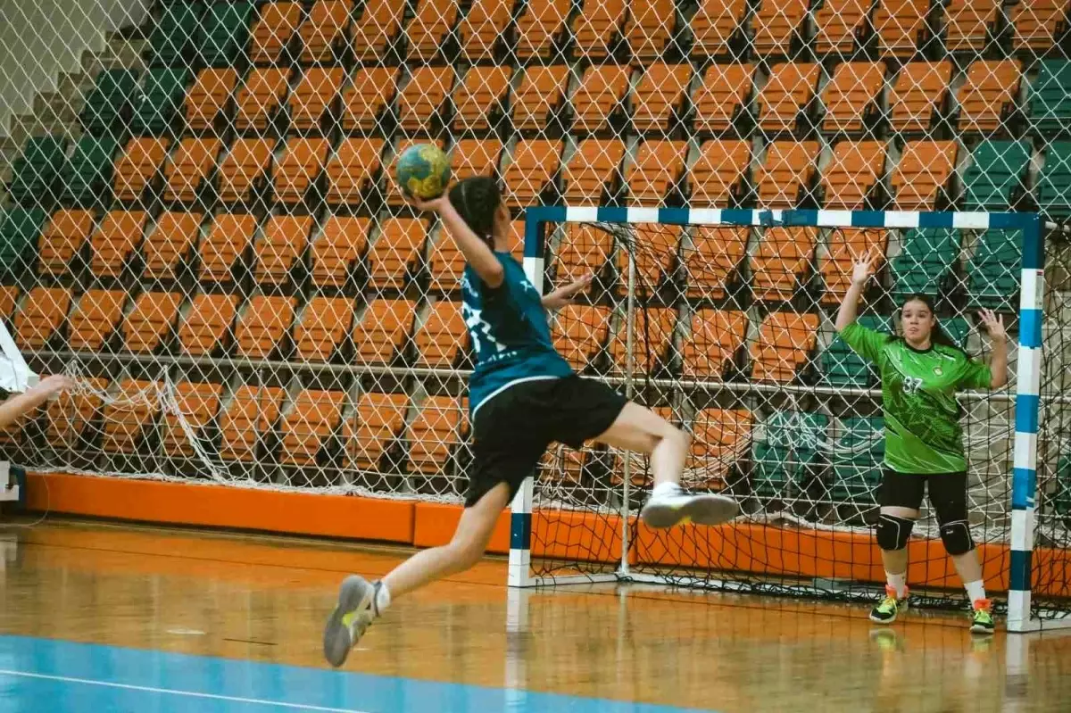 minikler-hentbol-turkiye-sampiyonasi-aydinda-basladi-3lUsqvEE.jpg