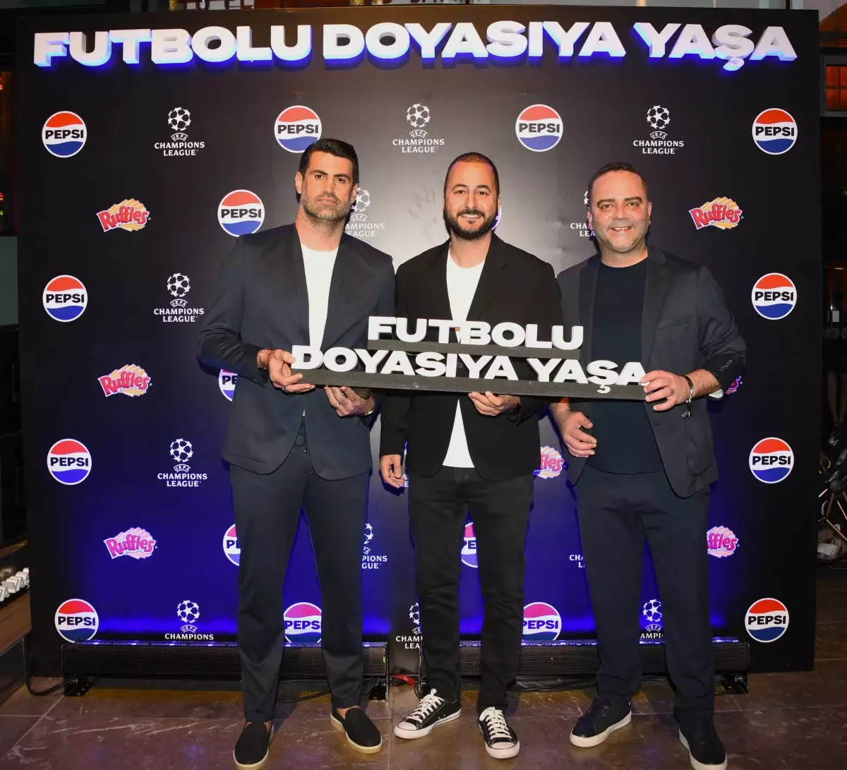 muglada-trafik-kazasi-sofor-hayatini-kaybetti-3-kisi-yaralandi-khUbEqN7.jpg