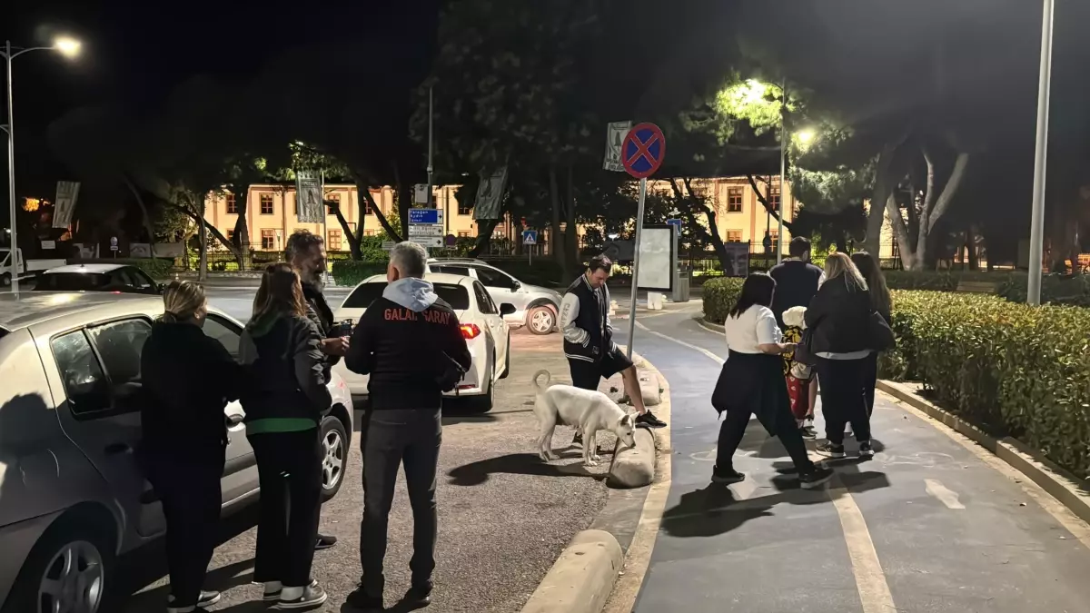 mugladaki-58-buyuklugundeki-sarsinti-anlari-kameralara-yansidi-1YkMYmXM.jpg