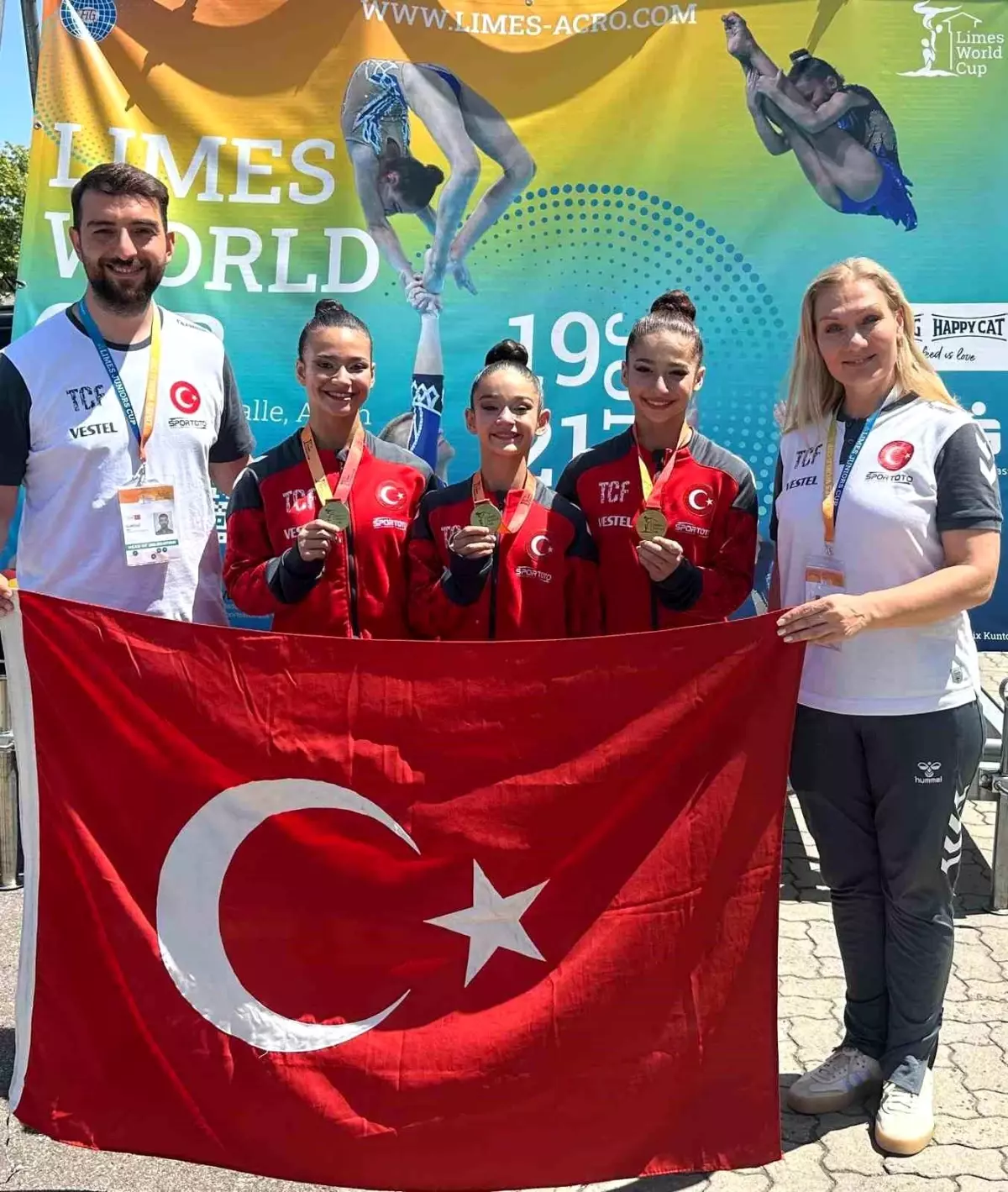 ulusal-grup-bayan-kume-kategorisinde-altin-madalya-kazandi-uQYQAJRW.jpg