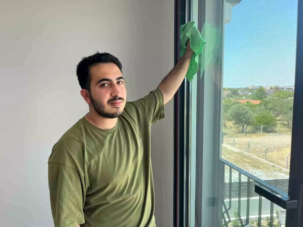 universite-siralarindan-konut-pakligina-ogrenci-isleri-temizlik-1BSvk1iS.jpg