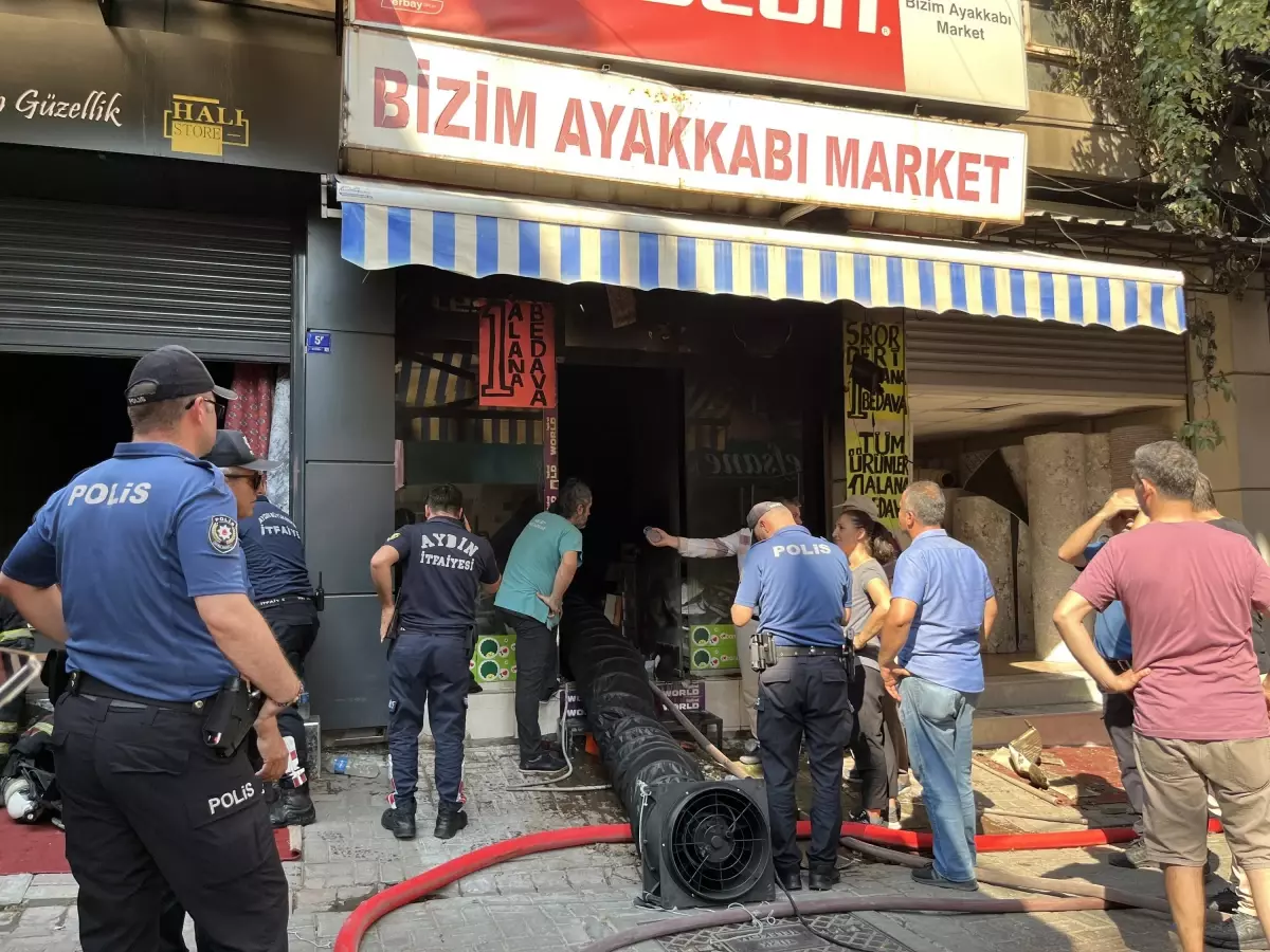 aydinda-ayakkabi-dukkaninda-yangin-buyuk-ziyan-RYP1MURq.jpg
