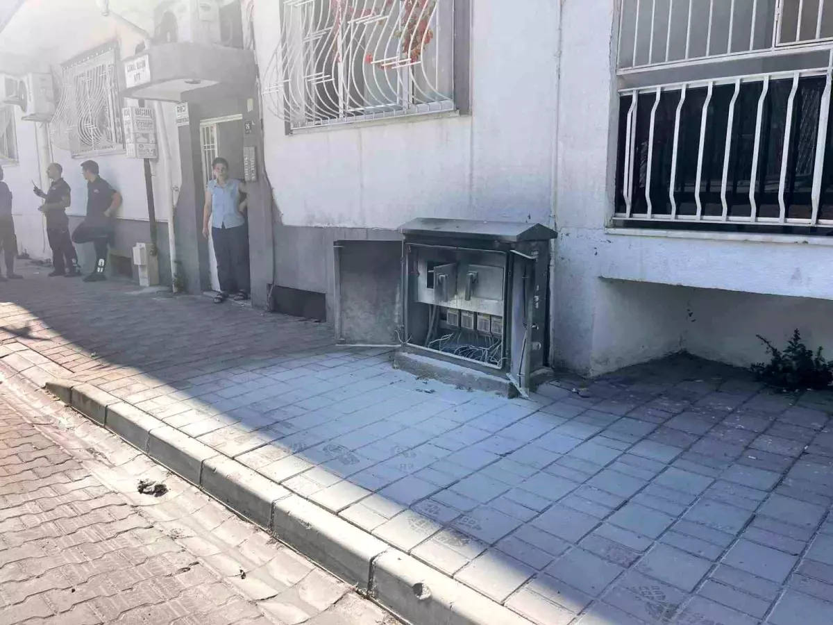 aydinda-elektrik-panosunda-yangin-R2NI7F83.jpg