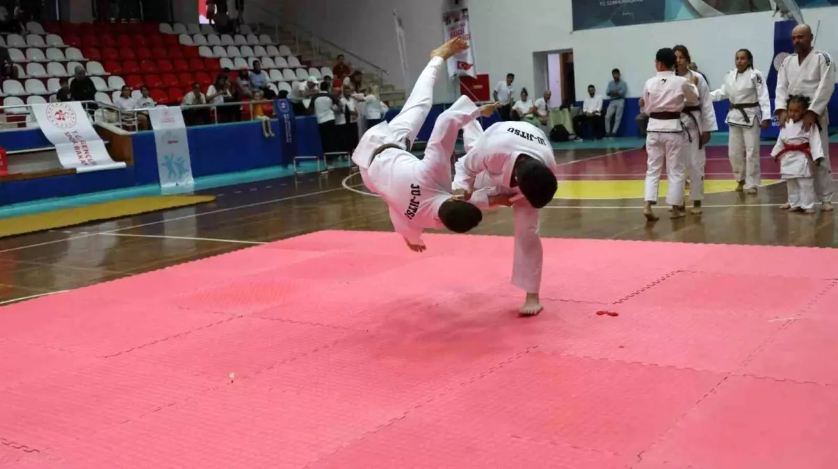 aydinda-genclik-ve-spor-bakanliginin-yeni-spor-okullari-acildi-jz6ruSxs.jpg