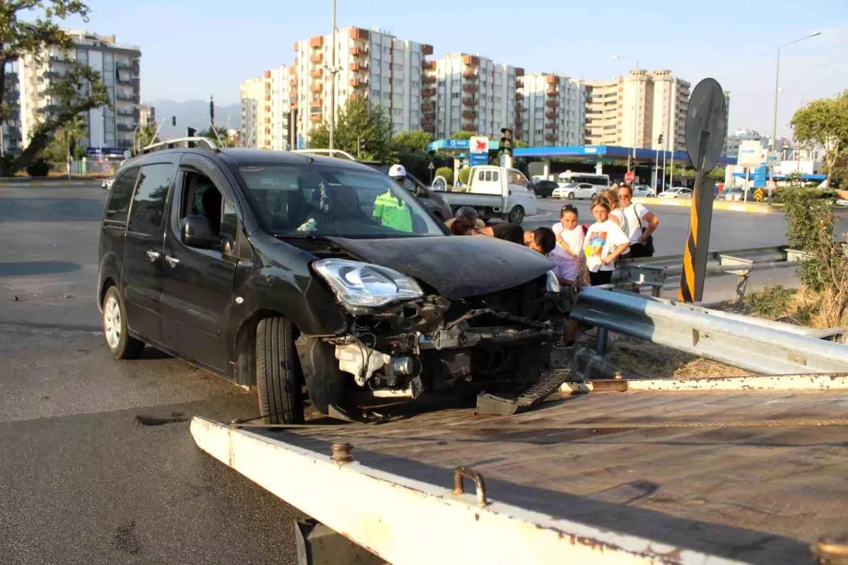 aydinda-otoban-kavsaginda-kaza-1-yarali-Xil44BZG.jpg
