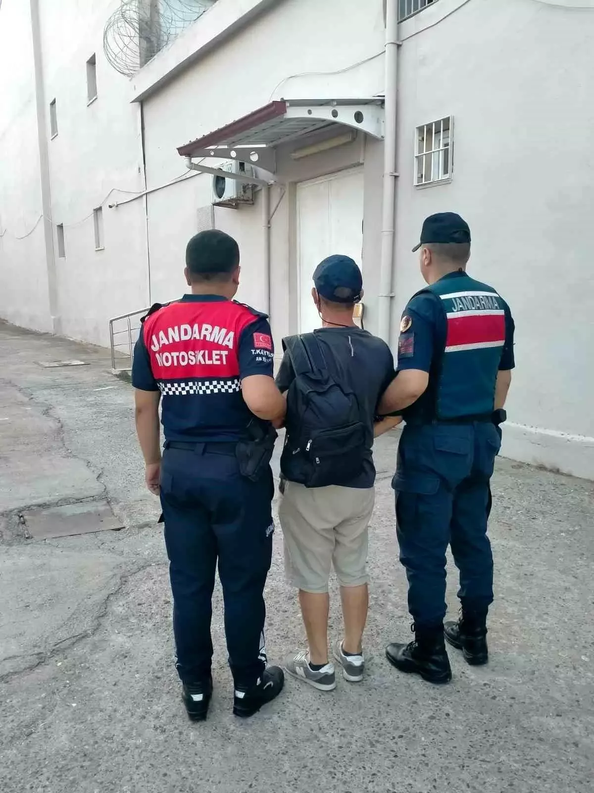 aydinda-taammuden-oldurme-hatasindan-aranan-sahis-yakalandi-qsViSWLi.jpg