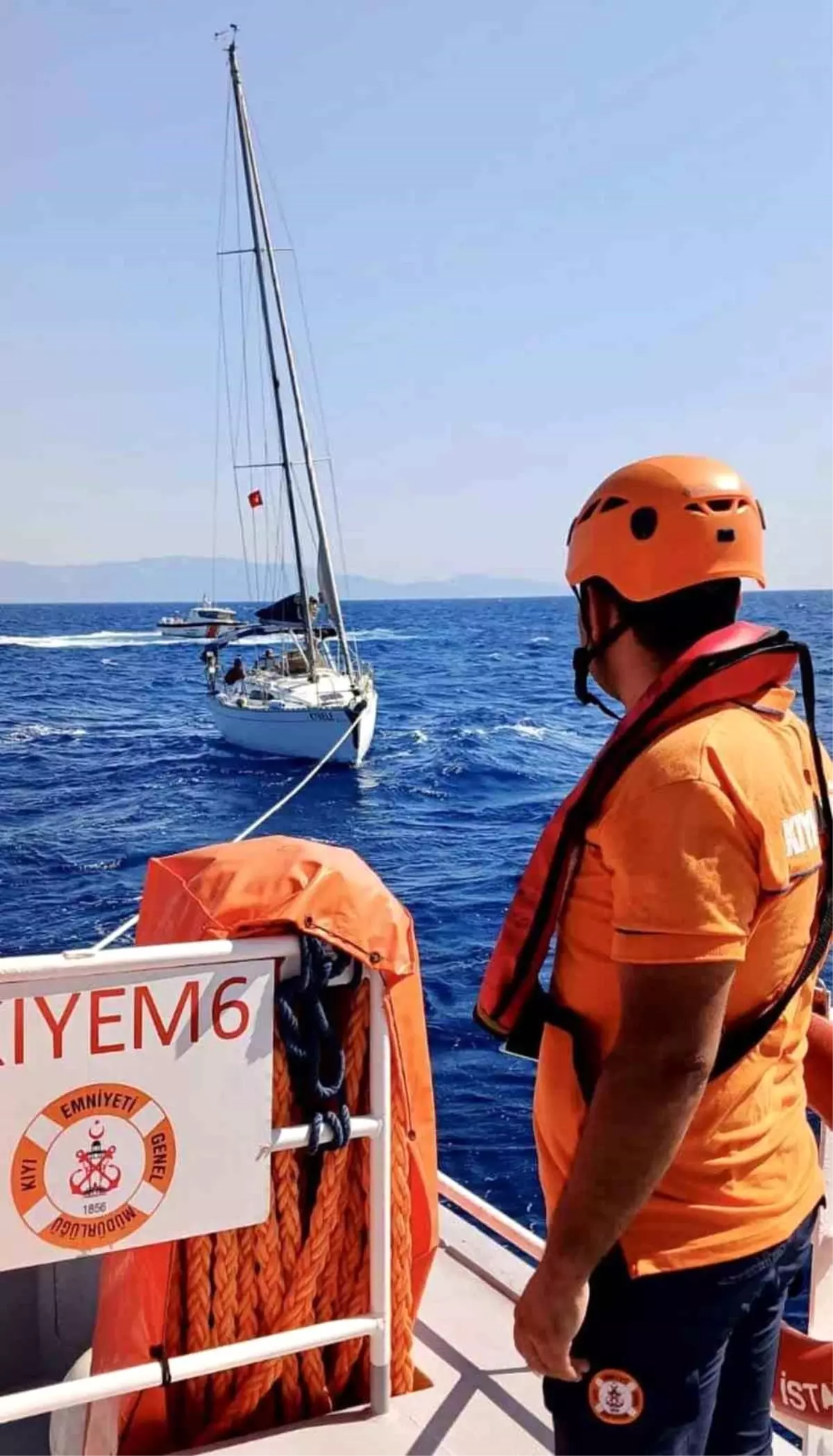 bodrum-aciklarinda-ariza-yapan-tekne-kurtarildi-WbKQrCxN.jpg