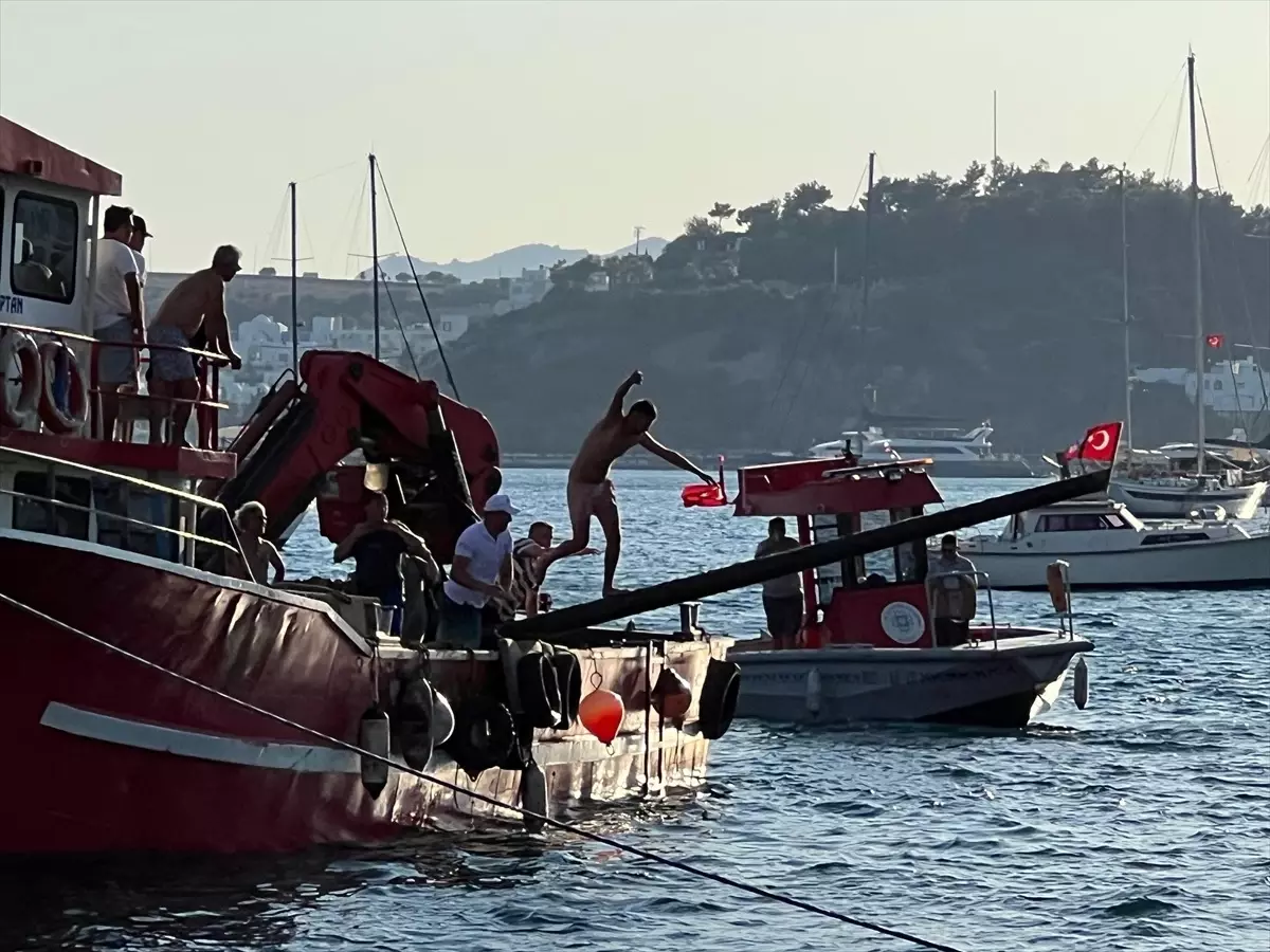 bodrum-ve-fethiyede-1-temmuz-denizcilik-ve-kabotaj-bayrami-kutlandi-YNXXLWsb.jpg