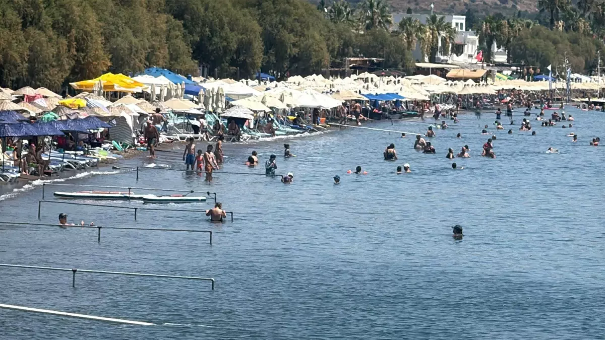 bodrumda-sicak-havada-plajlar-dolu-X1fGm7KX.jpg