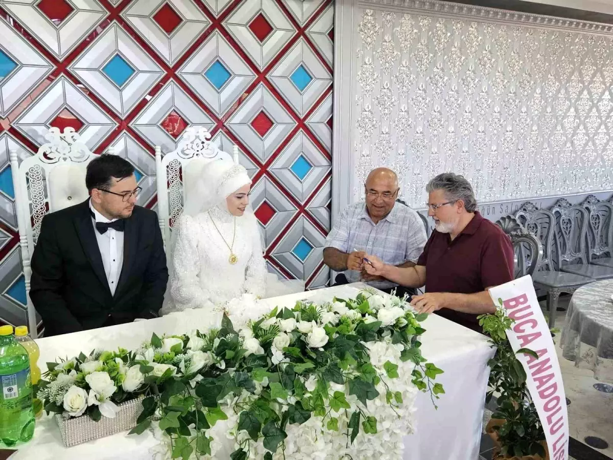 burde-simsek-ve-a-furkan-cinar-izmirde-evlendi-Phlgdrgj.jpg