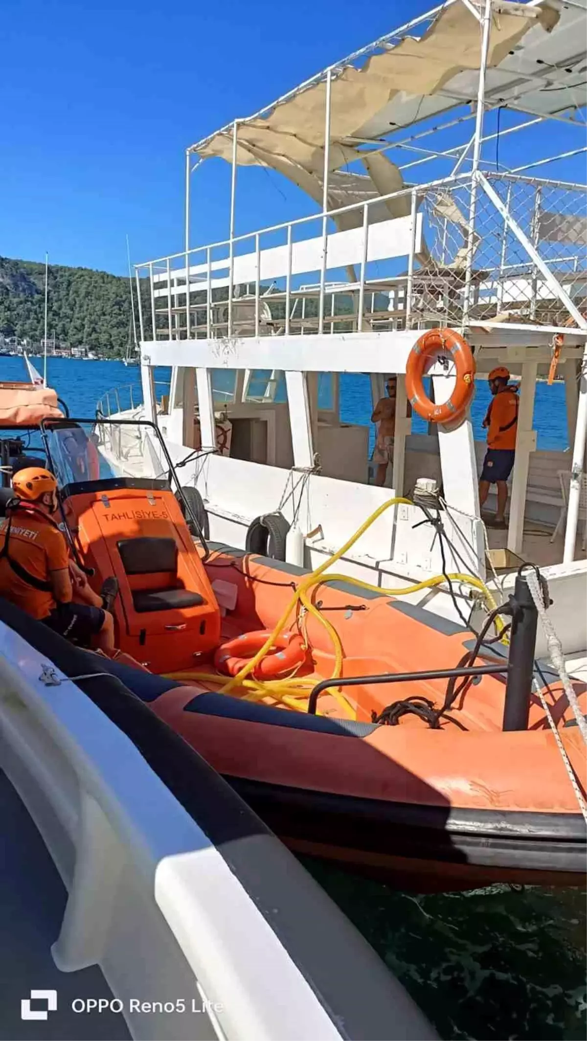 fethiye-limaninda-tekne-su-aldi-kiyi-emniyeti-mudahale-etti-2ikYNwXT.jpg