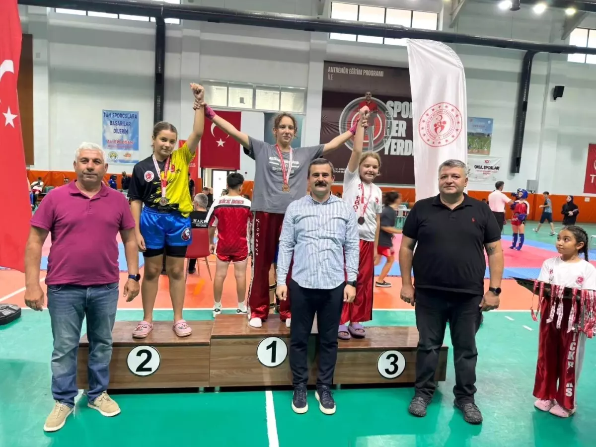 koycegizde-kick-boks-sampiyonasi-tamamlandi-ZaQ9t4nZ.jpg