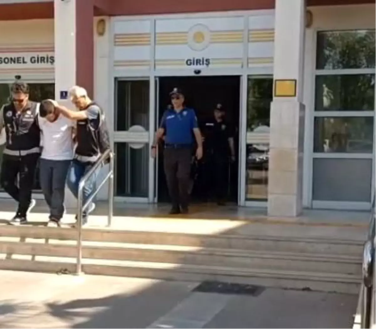 nazillide-hata-suphelileri-operasyonla-yakalandi-SYlsa4AC.jpg