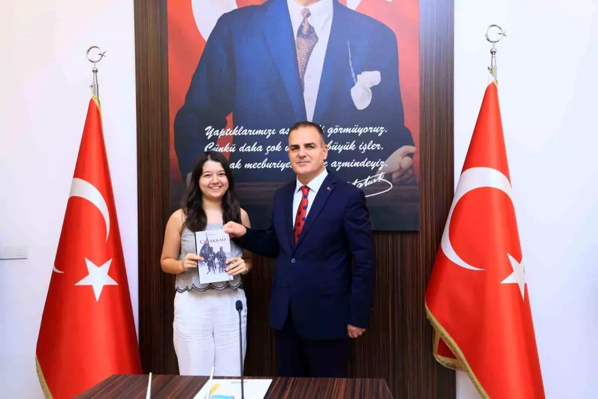 yks-basarili-ogrencilerden-vali-akbiyika-ziyaret-UGYYfOS1.jpg