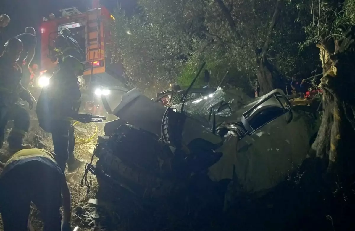 aydinda-trafik-kazasi-2-bayan-hayatini-kaybetti-d66ZFVPg.jpg