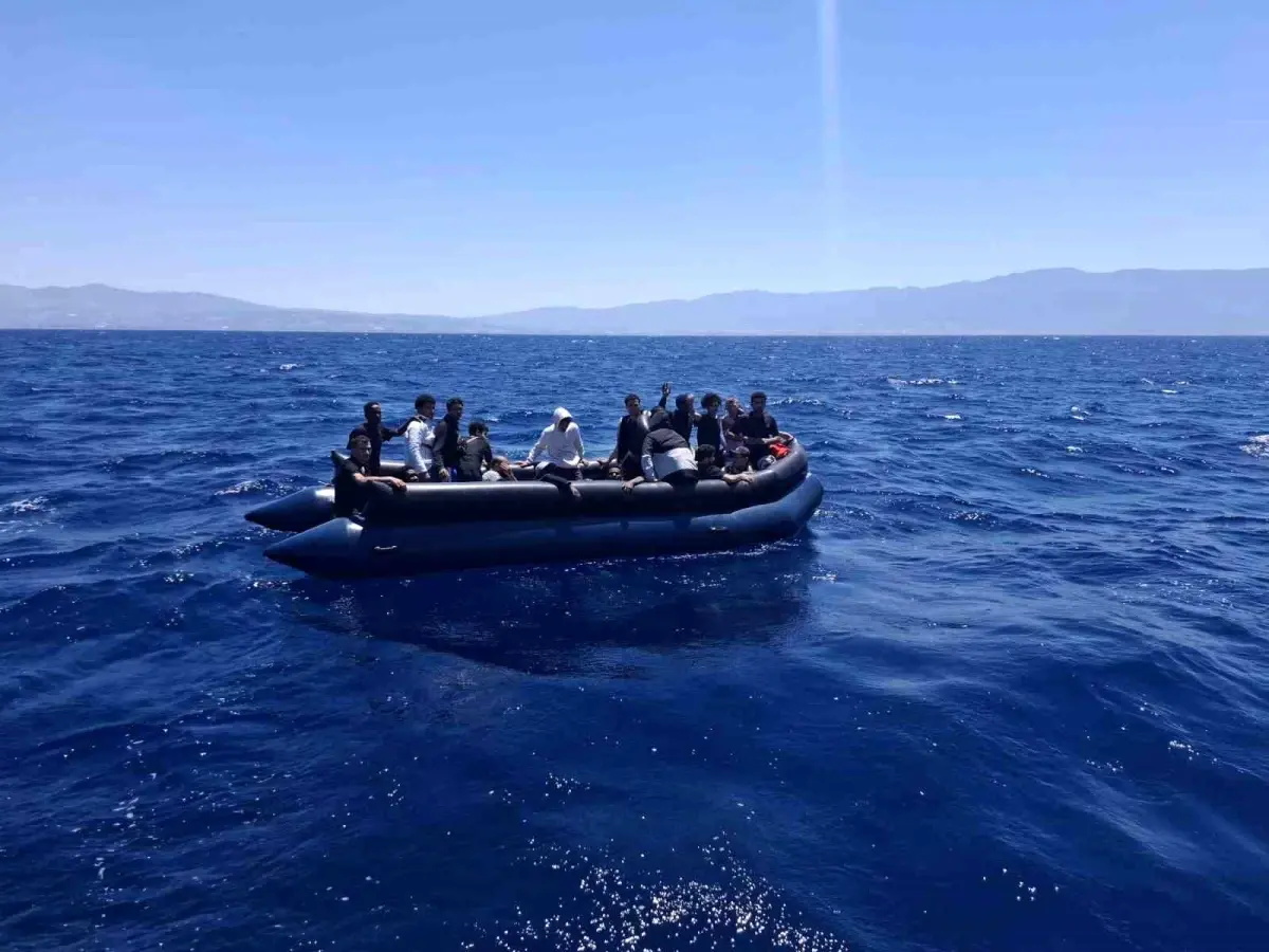 aydinda-yunanistandan-geri-itilen-147-sistemsiz-gocmen-kurtarildi-VZwg1mMm.jpg