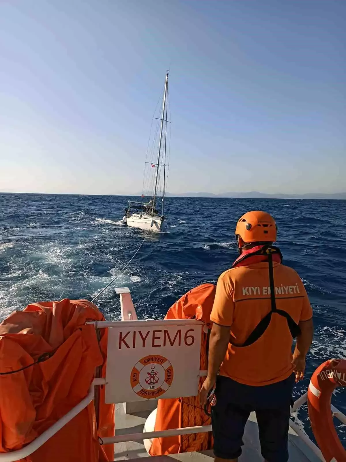 datca-aciklarinda-suruklenen-yelkenli-tekne-kurtarildi-Tb37HXWg.jpg