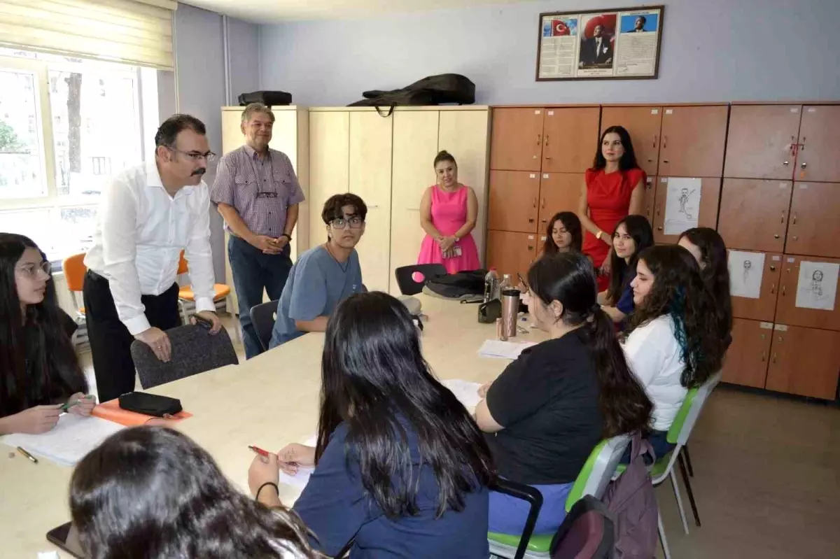 kaymakam-ates-yaz-kursuna-katilan-ogrenciler-ile-bir-ortaya-geldi-Z1n8tTAt.jpg