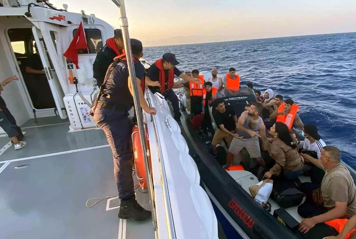 marmaris-aciklarinda-22-sistemsiz-gocmen-kurtarildi-dgrm5ezy.jpg