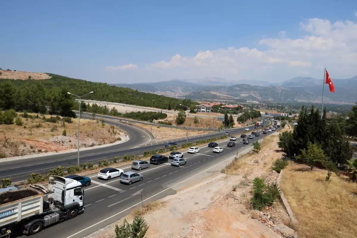 marmaris-ve-datcada-donus-trafigi-agirlasti-lsNfvuEp.jpg