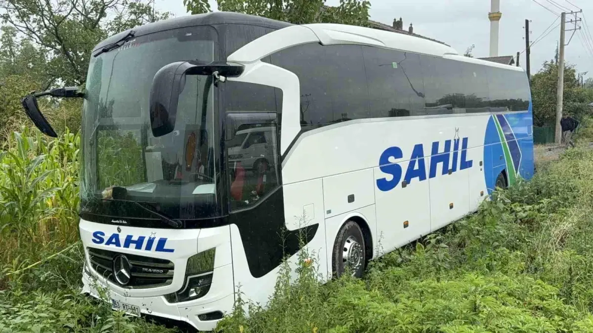 samsunda-otobus-kazasi-iki-kisi-hayatini-kaybetti-cllX2W4A.jpg
